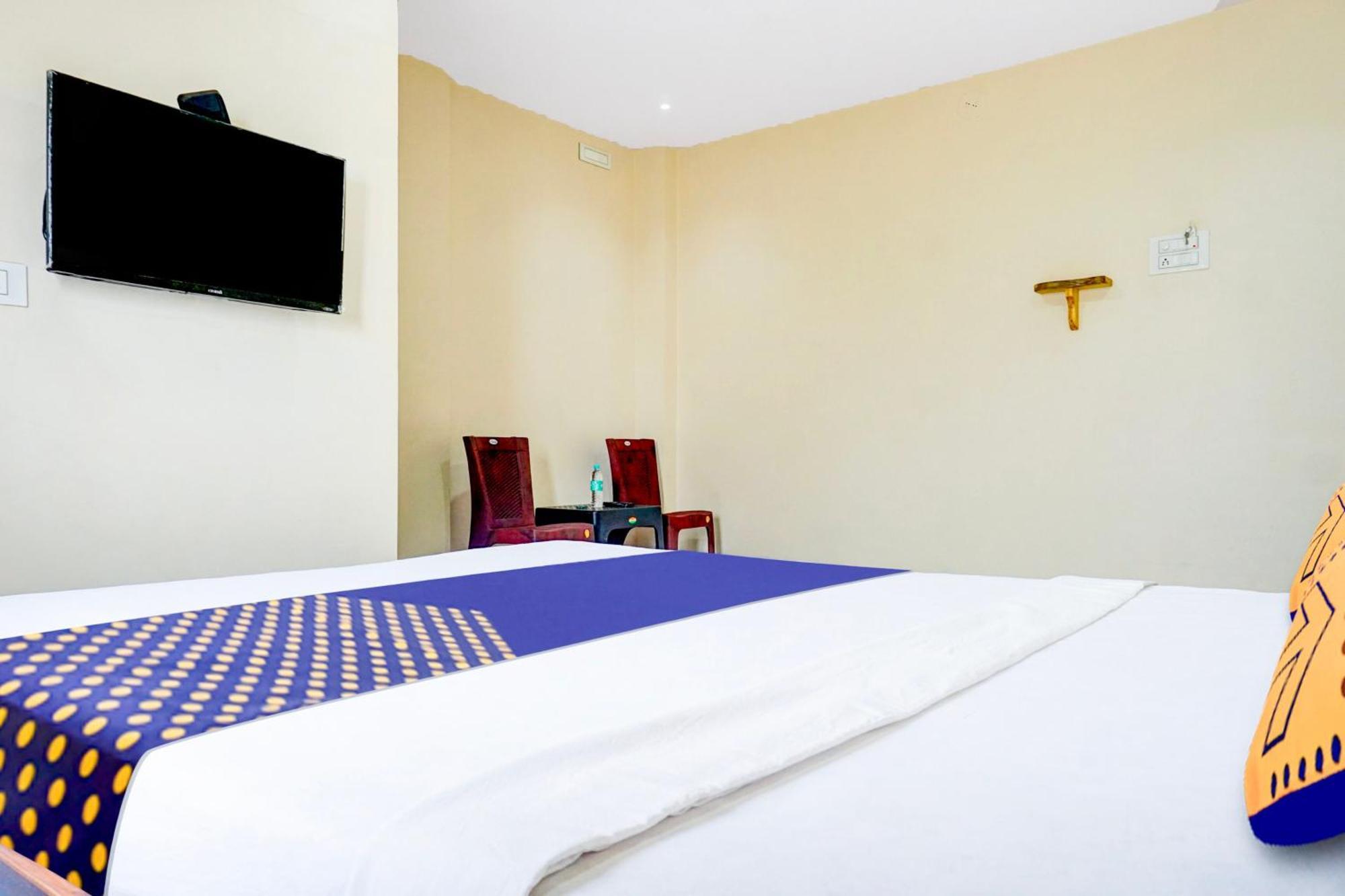 Spot On Hotel Shree Samarth Lodging Kolhapur Exterior photo